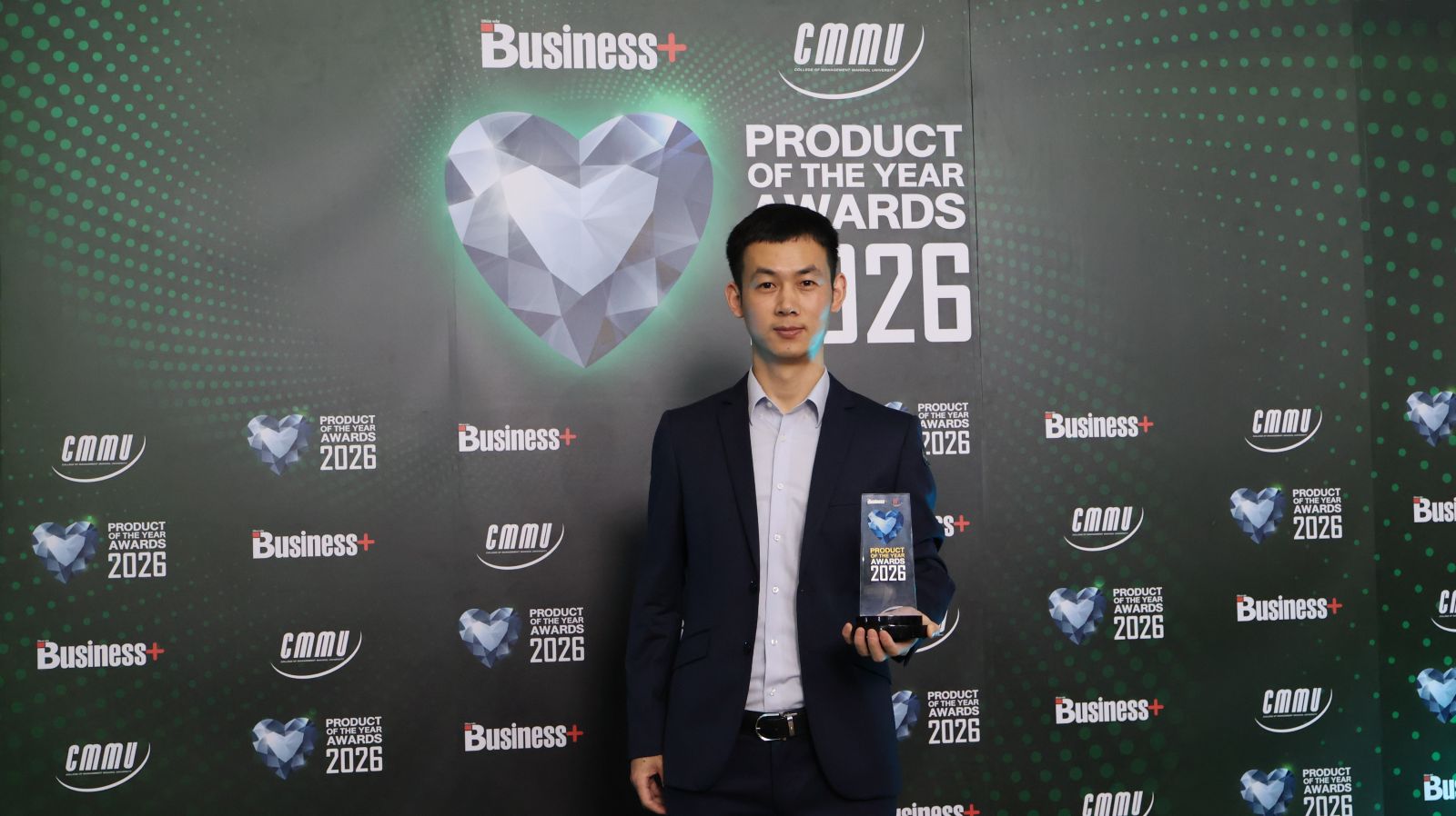 Hisense UR8S รับรางวัล BUSINESS+ PRODUCT OF THE YEAR AWARDS 2026